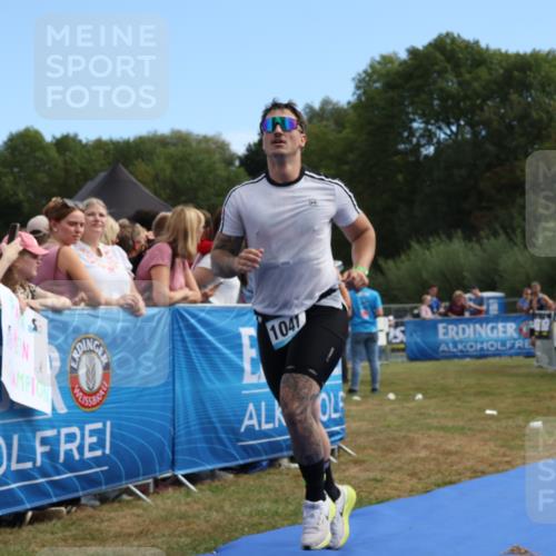 31.08.2025 - Elbe Triathlon Hamburg Strokosch-Dieckow http://msf.ph/oto/8652928 31.08.2025 11:17:49 Ziel 937, 978, 979, 1041 meine-sportfotos.de