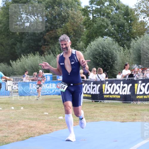 31.08.2025 - Elbe Triathlon Hamburg Strokosch-Dieckow http://msf.ph/oto/8652930 31.08.2025 11:17:58 Ziel 664, 723 meine-sportfotos.de