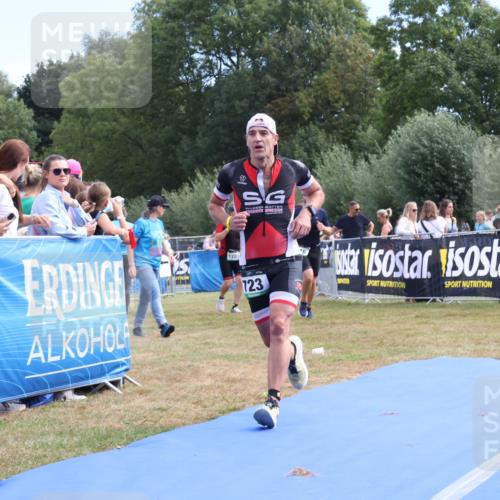 31.08.2025 - Elbe Triathlon Hamburg Strokosch-Dieckow http://msf.ph/oto/8652940 31.08.2025 11:18:04 Ziel 574, 601, 616, 664, 723 meine-sportfotos.de