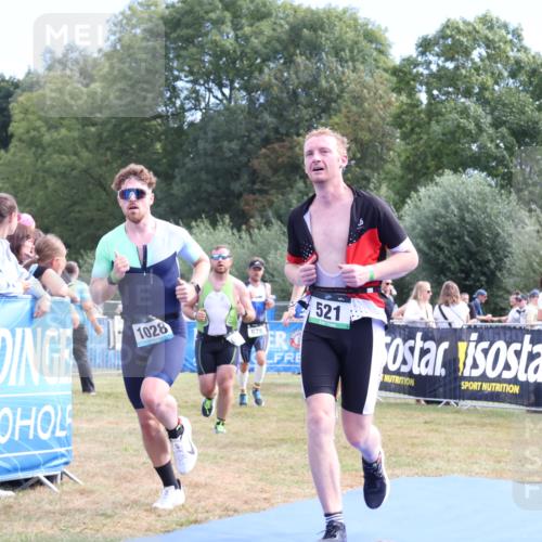 31.08.2025 - Elbe Triathlon Hamburg Strokosch-Dieckow http://msf.ph/oto/8652979 31.08.2025 11:18:25 Ziel 521, 678, 950, 1028, 1030, 1031, 1035 meine-sportfotos.de