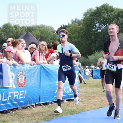 31.08.2025 - Elbe Triathlon Hamburg Strokosch-Dieckow http://msf.ph/oto/8652981 31.08.2025 11:18:25 Ziel 521, 678, 950, 1028, 1030, 1031, 1035 meine-sportfotos.de