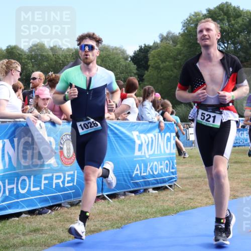 31.08.2025 - Elbe Triathlon Hamburg Strokosch-Dieckow http://msf.ph/oto/8652983 31.08.2025 11:18:26 Ziel 521, 678, 950, 1028, 1030, 1031, 1035 meine-sportfotos.de