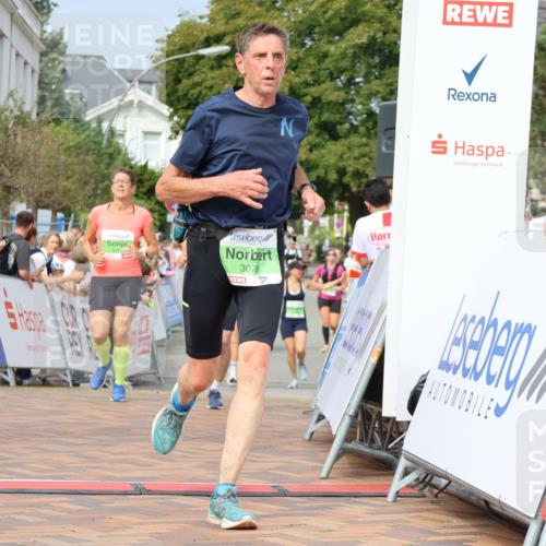 31.08.2025 - 21. Blankeneser Heldenlauf Strokosch-Dieckow http://msf.ph/oto/8652993 31.08.2025 11:08:48 Ziel 3159, 3081, 3079, 3231, 3036, 3643 meine-sportfotos.de