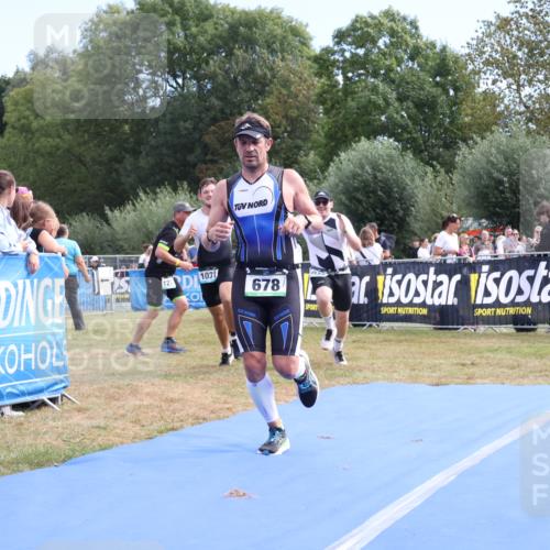 31.08.2025 - Elbe Triathlon Hamburg Strokosch-Dieckow http://msf.ph/oto/8652995 31.08.2025 11:18:30 Ziel 521, 678, 950, 1028, 1030, 1031, 1035 meine-sportfotos.de