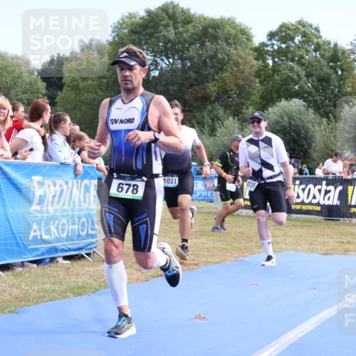 31.08.2025 - Elbe Triathlon Hamburg Strokosch-Dieckow http://msf.ph/oto/8653000 31.08.2025 11:18:30 Ziel 521, 678, 950, 1028, 1030, 1031, 1035 meine-sportfotos.de