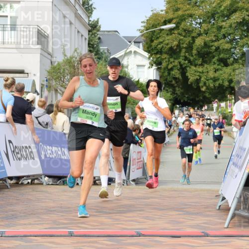 31.08.2025 - 21. Blankeneser Heldenlauf Strokosch-Dieckow http://msf.ph/oto/8653020 31.08.2025 11:08:42 Ziel 3231, 3677, 3036, 3643 meine-sportfotos.de