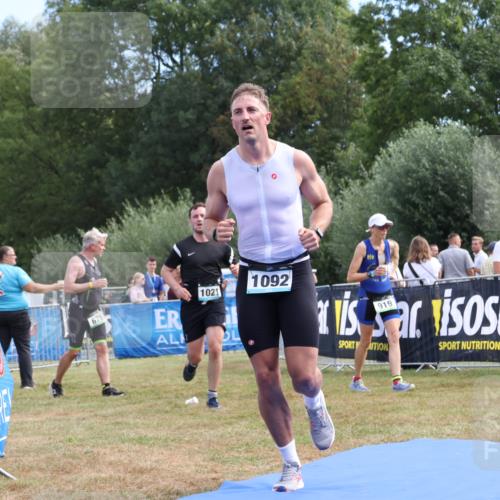 31.08.2025 - Elbe Triathlon Hamburg Strokosch-Dieckow http://msf.ph/oto/8653021 31.08.2025 11:18:57 Ziel 1021, 1037, 1092 meine-sportfotos.de