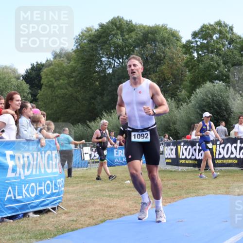 31.08.2025 - Elbe Triathlon Hamburg Strokosch-Dieckow http://msf.ph/oto/8653022 31.08.2025 11:18:58 Ziel 1021, 1037, 1092 meine-sportfotos.de
