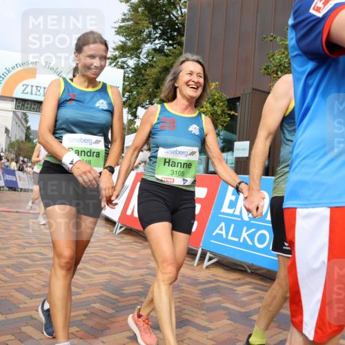 31.08.2025 - 21. Blankeneser Heldenlauf Strokosch-Dieckow http://msf.ph/oto/8653030 31.08.2025 11:08:35 Ziel 3273, 3649, 3648, 3105, 3376, 3677 meine-sportfotos.de