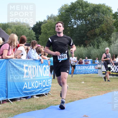 31.08.2025 - Elbe Triathlon Hamburg Strokosch-Dieckow http://msf.ph/oto/8653032 31.08.2025 11:19:00 Ziel 1021, 1037, 1092 meine-sportfotos.de