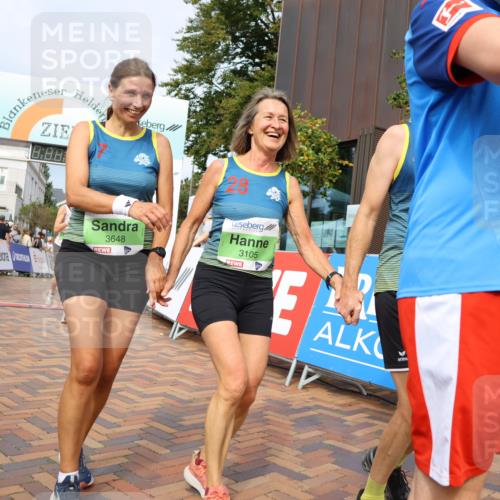 31.08.2025 - 21. Blankeneser Heldenlauf Strokosch-Dieckow http://msf.ph/oto/8653034 31.08.2025 11:08:35 Ziel 3273, 3649, 3648, 3105, 3376, 3677 meine-sportfotos.de
