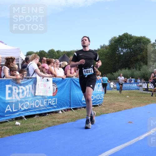 31.08.2025 - Elbe Triathlon Hamburg Strokosch-Dieckow http://msf.ph/oto/8653036 31.08.2025 11:19:01 Ziel 1021, 1037, 1092 meine-sportfotos.de