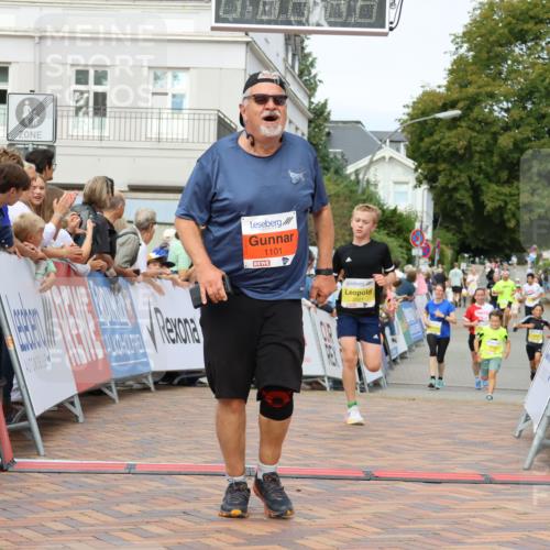 31.08.2025 - 21. Blankeneser Heldenlauf Strokosch-Dieckow http://msf.ph/oto/8653043 31.08.2025 10:27:05 Ziel 1101, 2468, 2393, 2205, 2521 meine-sportfotos.de