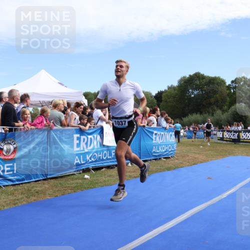 31.08.2025 - Elbe Triathlon Hamburg Strokosch-Dieckow http://msf.ph/oto/8653046 31.08.2025 11:19:07 Ziel 497, 778, 981, 1037 meine-sportfotos.de