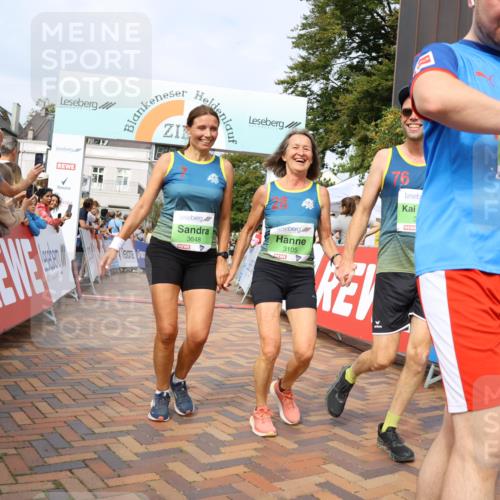 31.08.2025 - 21. Blankeneser Heldenlauf Strokosch-Dieckow http://msf.ph/oto/8653069 31.08.2025 11:08:34 Ziel 3273, 3649, 3648, 3105, 3376, 3677, 3010 meine-sportfotos.de