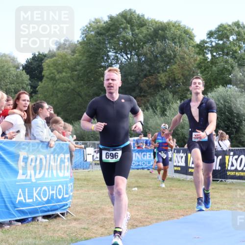 31.08.2025 - Elbe Triathlon Hamburg Strokosch-Dieckow http://msf.ph/oto/8653071 31.08.2025 11:19:24 Ziel 428, 690, 696, 900, 972, 997 meine-sportfotos.de
