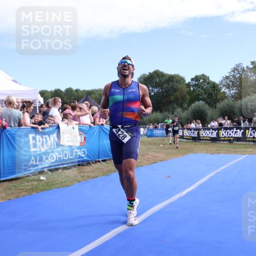 31.08.2025 - Elbe Triathlon Hamburg Strokosch-Dieckow http://msf.ph/oto/8653087 31.08.2025 11:19:28 Ziel 428, 690, 696, 900, 972 meine-sportfotos.de