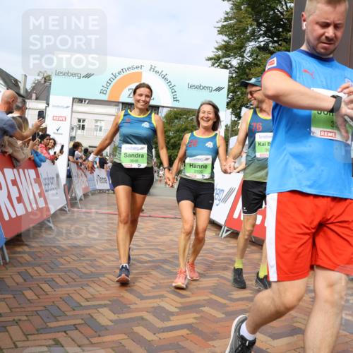 31.08.2025 - 21. Blankeneser Heldenlauf Strokosch-Dieckow http://msf.ph/oto/8653089 31.08.2025 11:08:34 Ziel 3273, 3649, 3648, 3105, 3376, 3677, 3010 meine-sportfotos.de