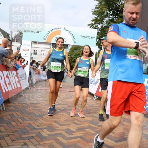31.08.2025 - 21. Blankeneser Heldenlauf Strokosch-Dieckow http://msf.ph/oto/8653095 31.08.2025 11:08:34 Ziel 3273, 3649, 3648, 3105, 3376, 3677, 3010 meine-sportfotos.de