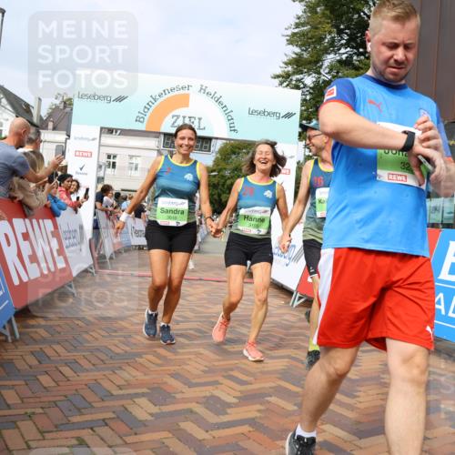 31.08.2025 - 21. Blankeneser Heldenlauf Strokosch-Dieckow http://msf.ph/oto/8653100 31.08.2025 11:08:34 Ziel 3273, 3649, 3648, 3105, 3376, 3677, 3010 meine-sportfotos.de