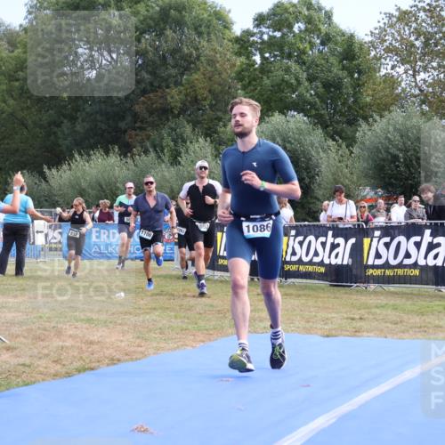 31.08.2025 - Elbe Triathlon Hamburg Strokosch-Dieckow http://msf.ph/oto/8653103 31.08.2025 11:19:38 Ziel 690, 1052, 1086, 1093, 1106, 1121 meine-sportfotos.de