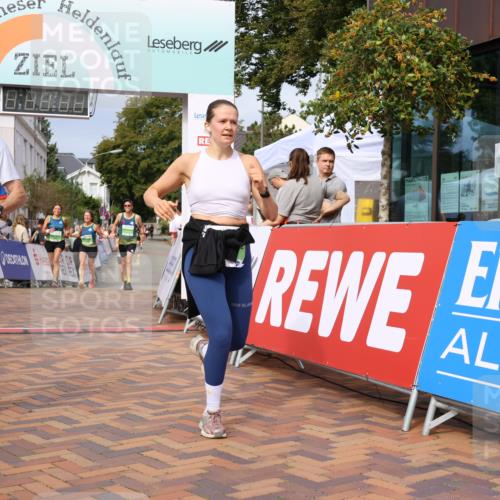 31.08.2025 - 21. Blankeneser Heldenlauf Strokosch-Dieckow http://msf.ph/oto/8653105 31.08.2025 11:08:30 Ziel 3273, 3688, 3687, 3649, 3648, 3105, 3376, 3677, 3010 meine-sportfotos.de