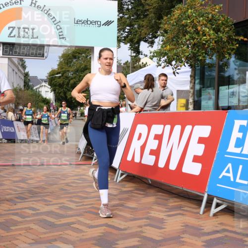 31.08.2025 - 21. Blankeneser Heldenlauf Strokosch-Dieckow http://msf.ph/oto/8653109 31.08.2025 11:08:30 Ziel 3273, 3688, 3687, 3649, 3648, 3105, 3376, 3677, 3010 meine-sportfotos.de