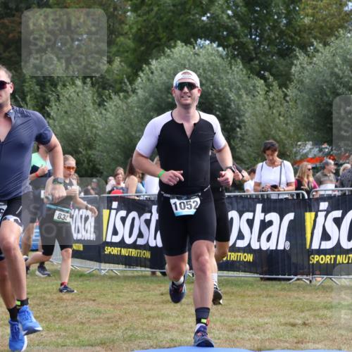 31.08.2025 - Elbe Triathlon Hamburg Strokosch-Dieckow http://msf.ph/oto/8653111 31.08.2025 11:19:40 Ziel 1052, 1086, 1093, 1106, 1121 meine-sportfotos.de