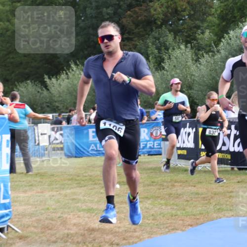 31.08.2025 - Elbe Triathlon Hamburg Strokosch-Dieckow http://msf.ph/oto/8653112 31.08.2025 11:19:40 Ziel 1052, 1086, 1093, 1106, 1121 meine-sportfotos.de