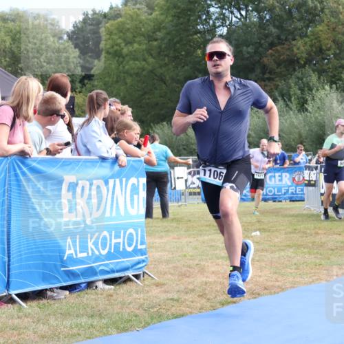 31.08.2025 - Elbe Triathlon Hamburg Strokosch-Dieckow http://msf.ph/oto/8653113 31.08.2025 11:19:41 Ziel 1052, 1086, 1093, 1106, 1121 meine-sportfotos.de