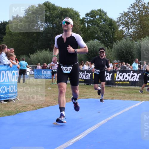 31.08.2025 - Elbe Triathlon Hamburg Strokosch-Dieckow http://msf.ph/oto/8653119 31.08.2025 11:19:42 Ziel 1052, 1086, 1093, 1106, 1121 meine-sportfotos.de