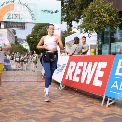 31.08.2025 - 21. Blankeneser Heldenlauf Strokosch-Dieckow http://msf.ph/oto/8653120 31.08.2025 11:08:29 Ziel 3273, 3688, 3687, 3649, 3648, 3105, 3376, 3010 meine-sportfotos.de