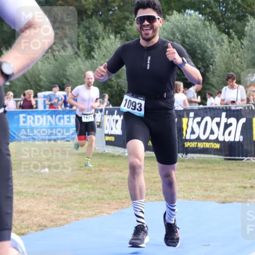 31.08.2025 - Elbe Triathlon Hamburg Strokosch-Dieckow http://msf.ph/oto/8653123 31.08.2025 11:19:43 Ziel 1052, 1086, 1093, 1106, 1121 meine-sportfotos.de
