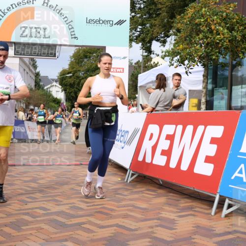 31.08.2025 - 21. Blankeneser Heldenlauf Strokosch-Dieckow http://msf.ph/oto/8653124 31.08.2025 11:08:29 Ziel 3273, 3688, 3687, 3649, 3648, 3105, 3376, 3010 meine-sportfotos.de