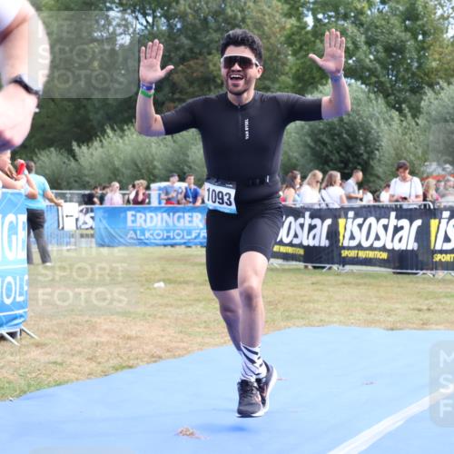 31.08.2025 - Elbe Triathlon Hamburg Strokosch-Dieckow http://msf.ph/oto/8653125 31.08.2025 11:19:43 Ziel 1052, 1086, 1093, 1106, 1121 meine-sportfotos.de