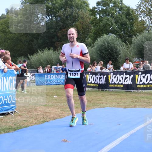31.08.2025 - Elbe Triathlon Hamburg Strokosch-Dieckow http://msf.ph/oto/8653137 31.08.2025 11:19:46 Ziel 1052, 1093, 1121 meine-sportfotos.de