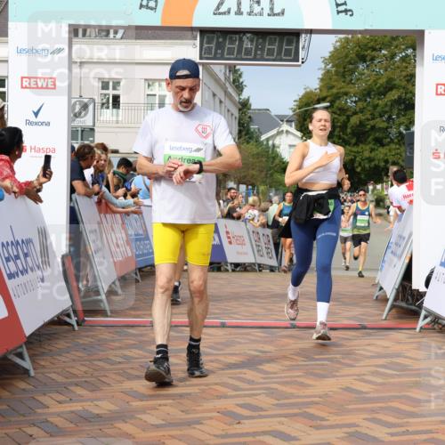 31.08.2025 - 21. Blankeneser Heldenlauf Strokosch-Dieckow http://msf.ph/oto/8653139 31.08.2025 11:08:28 Ziel 3273, 3688, 3687, 3649, 3648, 3105, 3376, 3128, 3010 meine-sportfotos.de