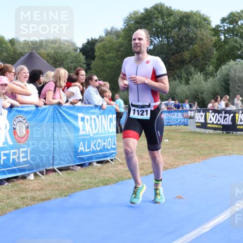31.08.2025 - Elbe Triathlon Hamburg Strokosch-Dieckow http://msf.ph/oto/8653141 31.08.2025 11:19:47 Ziel 1052, 1093, 1121 meine-sportfotos.de