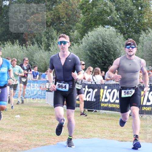 31.08.2025 - Elbe Triathlon Hamburg Strokosch-Dieckow http://msf.ph/oto/8653151 31.08.2025 11:20:02 Ziel 546, 562, 942, 964, 1091 meine-sportfotos.de