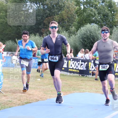 31.08.2025 - Elbe Triathlon Hamburg Strokosch-Dieckow http://msf.ph/oto/8653152 31.08.2025 11:20:03 Ziel 546, 562, 942, 964, 1091 meine-sportfotos.de