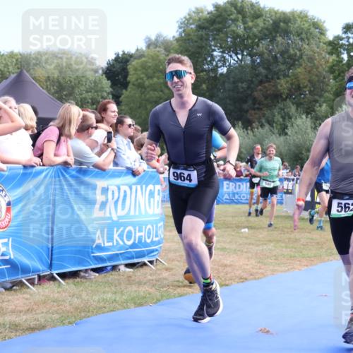 31.08.2025 - Elbe Triathlon Hamburg Strokosch-Dieckow http://msf.ph/oto/8653156 31.08.2025 11:20:03 Ziel 546, 562, 942, 964, 1091 meine-sportfotos.de