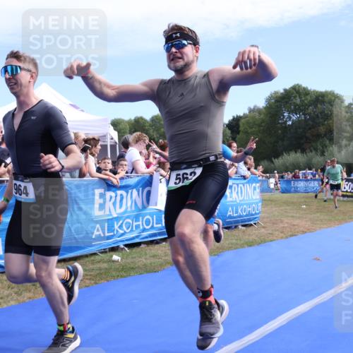 31.08.2025 - Elbe Triathlon Hamburg Strokosch-Dieckow http://msf.ph/oto/8653162 31.08.2025 11:20:04 Ziel 546, 562, 942, 964, 1091 meine-sportfotos.de
