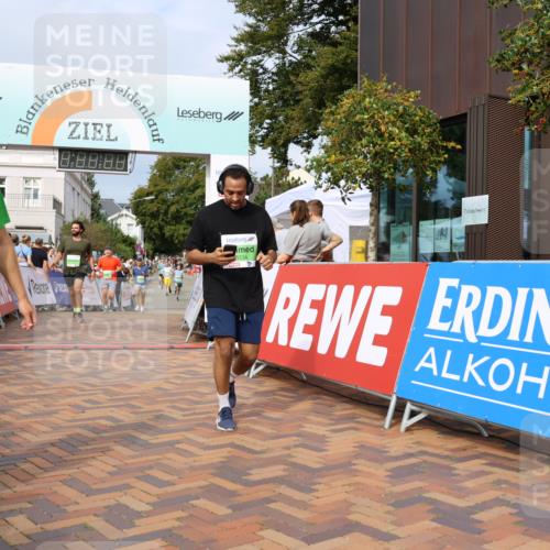 31.08.2025 - 21. Blankeneser Heldenlauf Strokosch-Dieckow http://msf.ph/oto/8653198 31.08.2025 11:08:16 Ziel 3334, 3160, 3693, 3141, 3140, 3474, 3472, 3361, 3248, 3029, 3128 meine-sportfotos.de