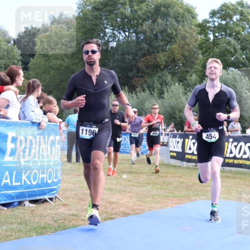 31.08.2025 - Elbe Triathlon Hamburg Strokosch-Dieckow http://msf.ph/oto/8653204 31.08.2025 11:20:30 Ziel 454, 708, 965, 996, 1107, 1196, 1227 meine-sportfotos.de