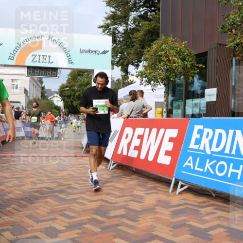 31.08.2025 - 21. Blankeneser Heldenlauf Strokosch-Dieckow http://msf.ph/oto/8653207 31.08.2025 11:08:15 Ziel 3334, 3160, 3693, 3141, 3140, 3474, 3472, 3361, 3248, 3029 meine-sportfotos.de