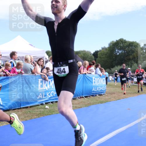 31.08.2025 - Elbe Triathlon Hamburg Strokosch-Dieckow http://msf.ph/oto/8653213 31.08.2025 11:20:32 Ziel 454, 708, 965, 996, 1107, 1196, 1227 meine-sportfotos.de