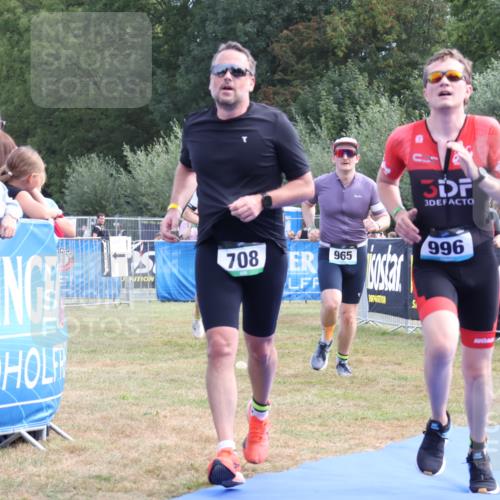 31.08.2025 - Elbe Triathlon Hamburg Strokosch-Dieckow http://msf.ph/oto/8653215 31.08.2025 11:20:33 Ziel 454, 708, 965, 996, 1196, 1227 meine-sportfotos.de
