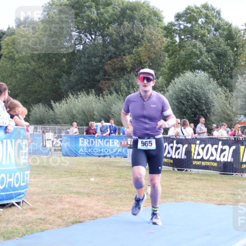 31.08.2025 - Elbe Triathlon Hamburg Strokosch-Dieckow http://msf.ph/oto/8653227 31.08.2025 11:20:35 Ziel 454, 708, 965, 996, 1196, 1227 meine-sportfotos.de