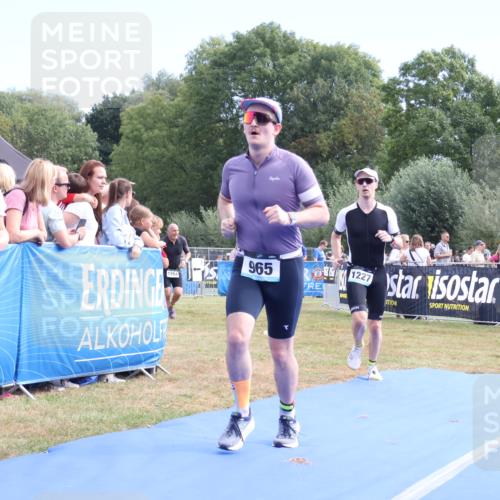 31.08.2025 - Elbe Triathlon Hamburg Strokosch-Dieckow http://msf.ph/oto/8653228 31.08.2025 11:20:36 Ziel 454, 708, 965, 996, 1196, 1227 meine-sportfotos.de