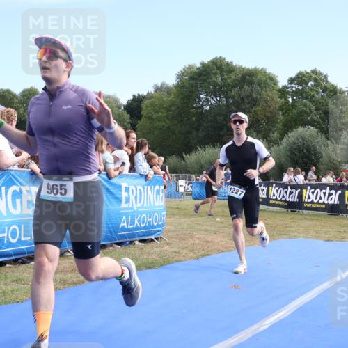 31.08.2025 - Elbe Triathlon Hamburg Strokosch-Dieckow http://msf.ph/oto/8653233 31.08.2025 11:20:37 Ziel 708, 965, 996, 1227 meine-sportfotos.de